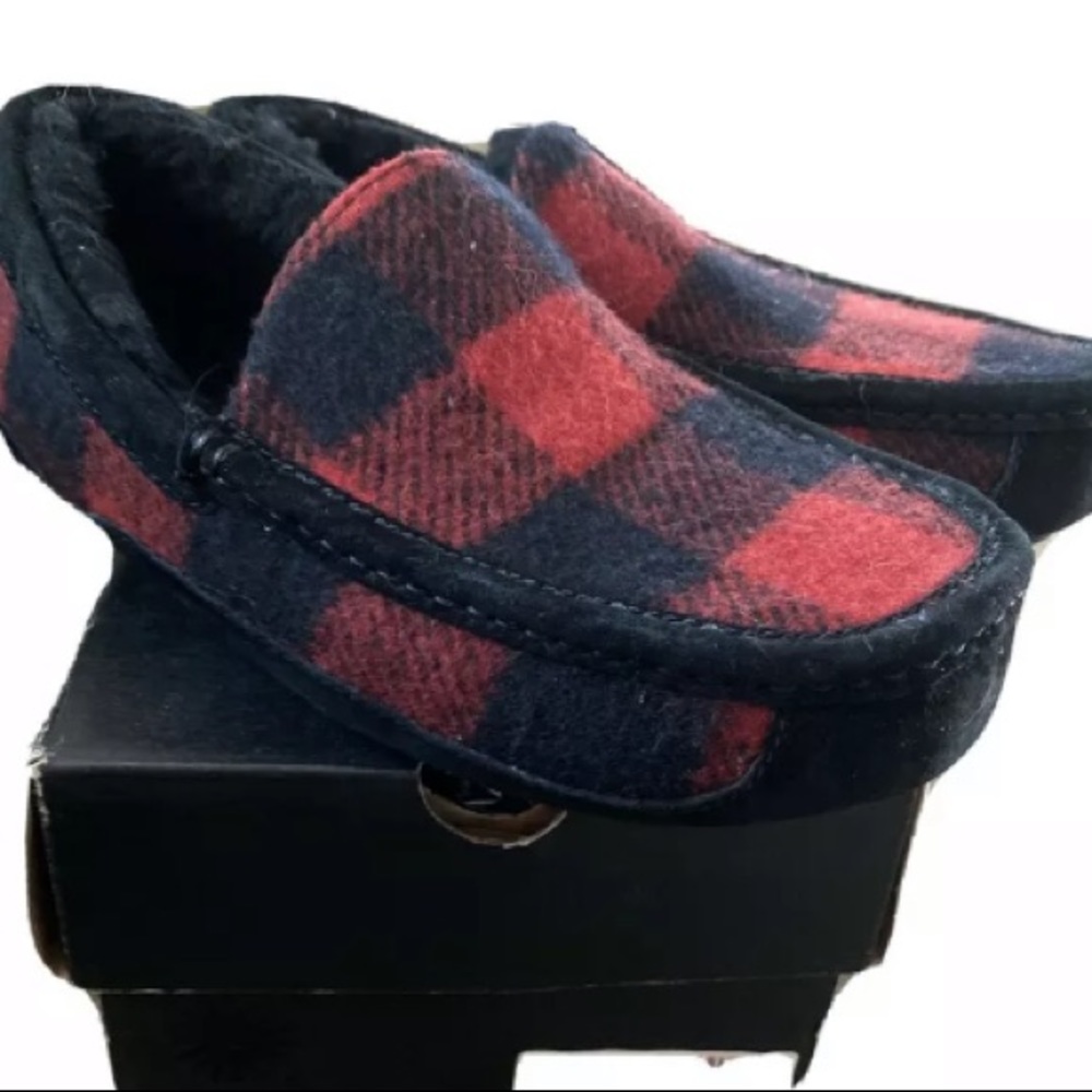 Ugg Ascot Brand New size 8